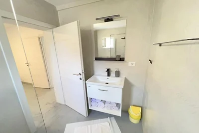One bedroom apartment with sea view (1)
