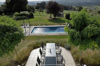 Großzügige Villa mit Swimmingpool in Theux