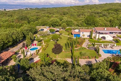 Vakantiehuis in Dobrinj met zwembad
