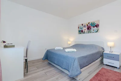 Apartment Veronika - One Bedroom Apartment wi...