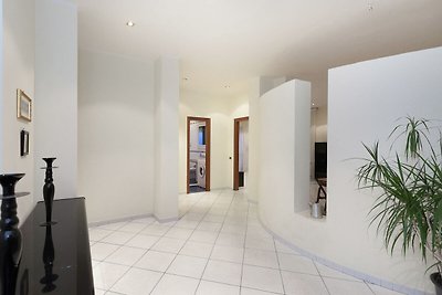 Modernes Haus in Trecase mit Bergblick