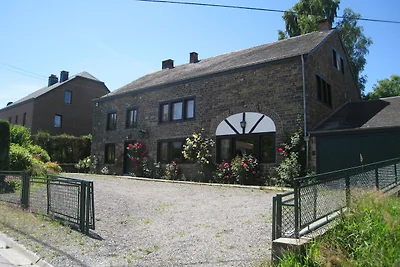 Luxuriöses Cottage in Warisy mit Sauna