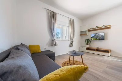 Familieverblijf met zwembad in Skabrnja