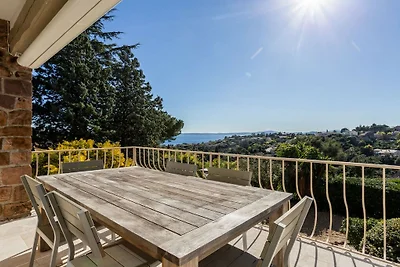 Villa in Les Issambres mit Schwimmbecken