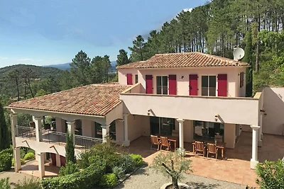 Villa a Le Muy con piscina privata