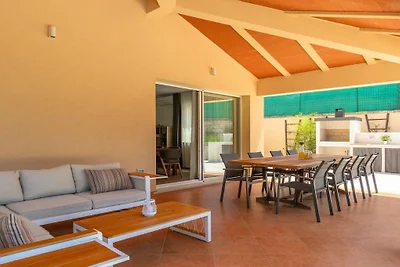 Villa in Tinjan mit Schwimmbecken