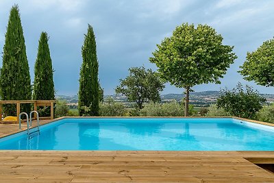 Elegante Villa con piscina e giardino privati