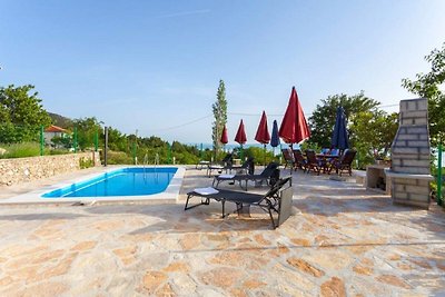 Preciosa villa en Tučepi con piscina privada
