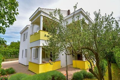 Geräumiges Apartment in Sukošan mit Balkon
