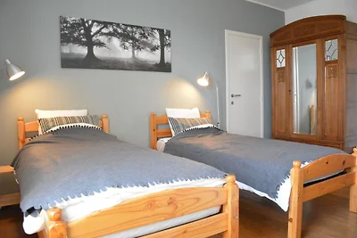 Groot vakantiehuis in de Ardennen met groene...