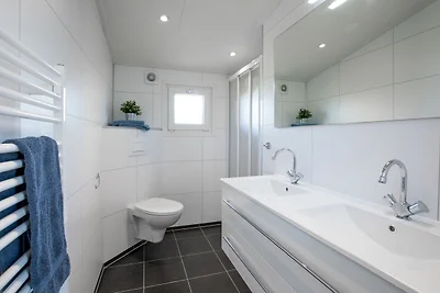 Modern chalet met vaatwasser in Noordwijk