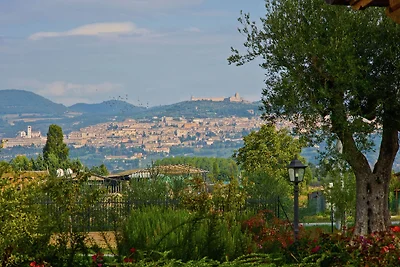 Villa moderna a Cannara con piscina