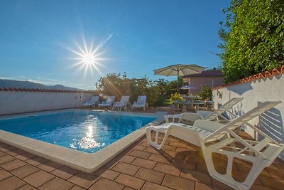 Luxuriöses Ferienhaus in Grižane mit Pool