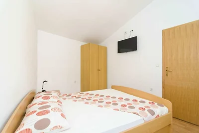 Apartments & Rooms Barišić-Comfort One Bedroo...