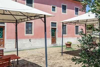 Gemütliches Ferienhaus in Capraia e Limite mi...