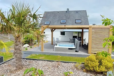 Komfortables Ferienhaus mit Whirlpool in...