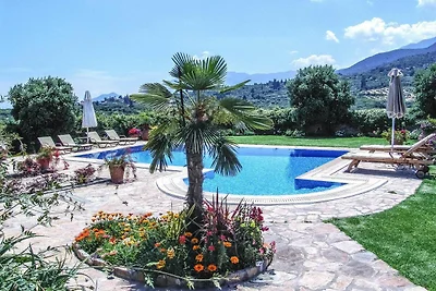 Haus mit Garten und Pool für alle