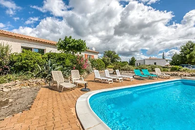 Geräumige Villa mit Pool in Le Canet