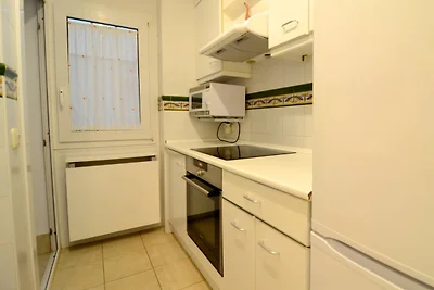 Appartement met twee kamers nabij supermarkt