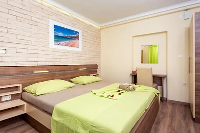 Villa Goldfield - One Bedroom Apartment with...