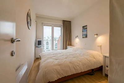 Les Petrels 601 met zeezicht te Koksijde
