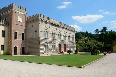 Beautiful Castle in Monselice with Indoor...