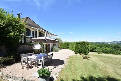Geräumiges Ferienhaus mit Pool