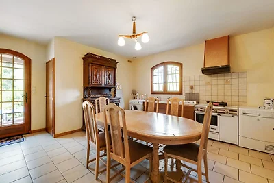 Schöne Villa mit privatem Garten in Pineuilh