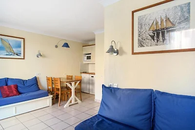 Marineblaue Residenz f�r drei Personen