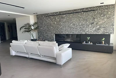 Villa in Patras mit Pool am Strand
