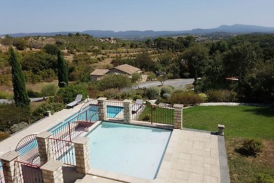 Ferienhaus mit Aussicht und privatem Pool