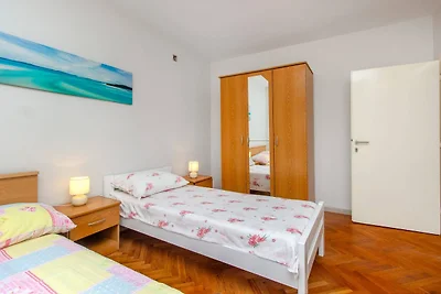 Wohnung in Tribunj nahe Sandstrand