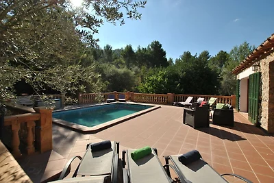 Spaziosa villa ad Alaró con piscina