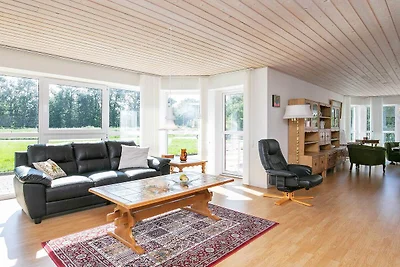 9 Personen Ferienhaus in Sæby