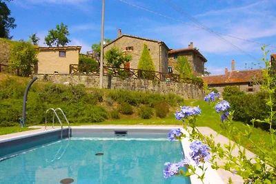 Charmantes Ferienhaus mit Pool