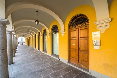 Spaziosa casa vacanze a Verbania con balcone