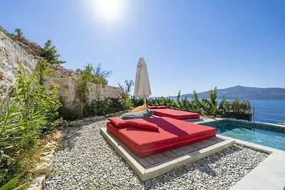 Villa a Kalkan con piscina