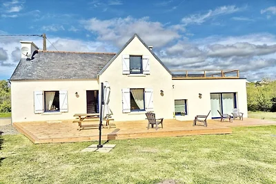 Ferienhaus in Plouhinec mit Terrasse