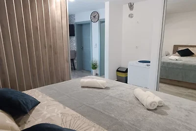 Dalmatia Apartments-Studio Apartment/Balcony...