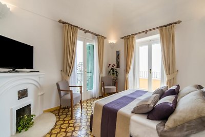 Moderne Villa in Positano mit Swimmingpool