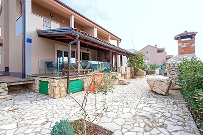 Moderna casa vacanze a Mandre con barbecue
