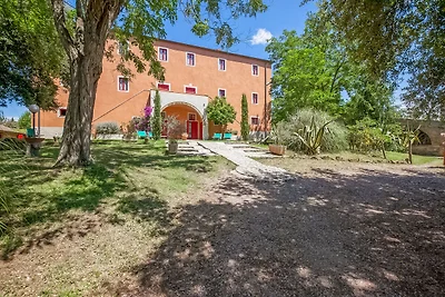 Agriturismo con piscina in comune vicino al...