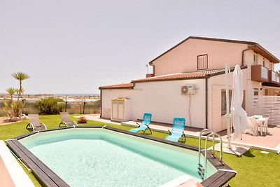 Spacious Holiday Home in Marina di Ragusa wit...