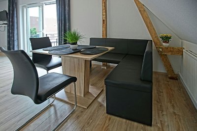 Moderne Ferienwohnung mit Sonnenliegen