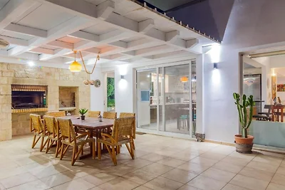 Moderne kretische Familienvilla mit Pool