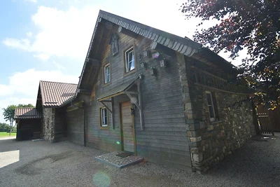Ruim chalet in Ovifat-Waimes met sauna