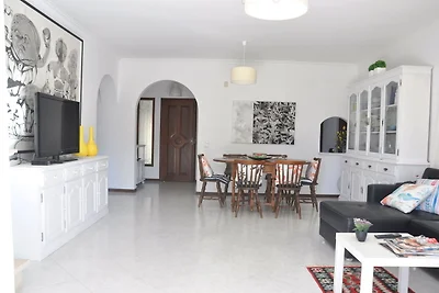 Komfortables Ferienhaus in Vilamoura mit Pool
