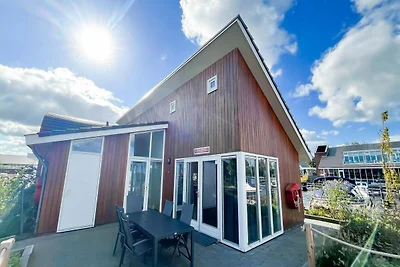 Bestes modernes Haus in der Nähe von Wasser