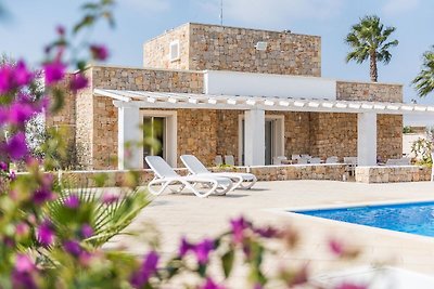 Villa indipendente per 10 persone con piscina...
