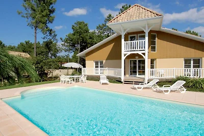 Villa für 8 Personen mit Swimmingpool